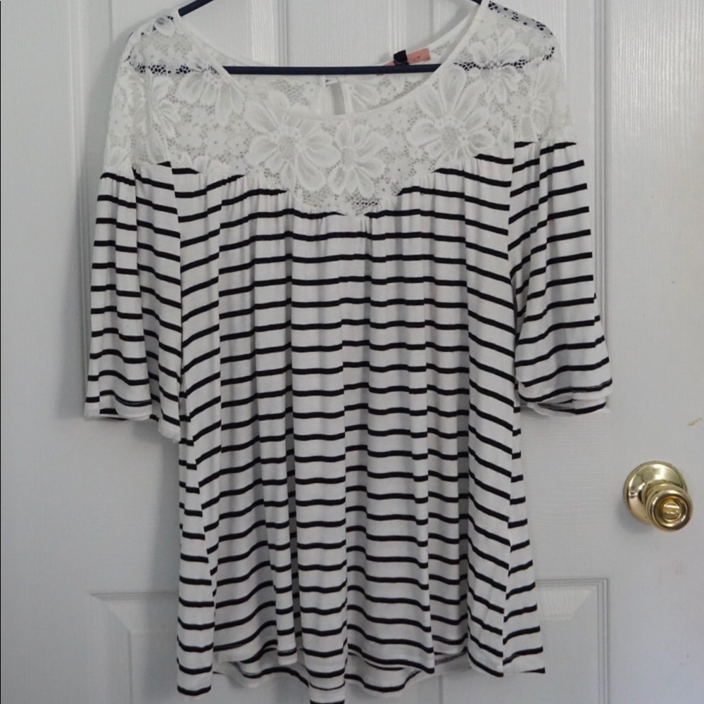 MAKE ME AN OFFER! Lace and striped shirt